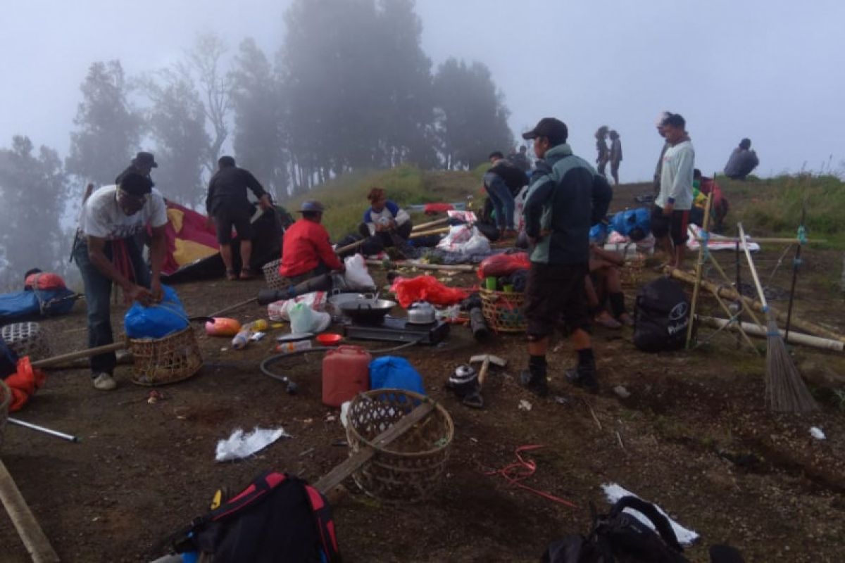 Belum ada kepastian izin untuk pendakian Gunung Rinjani