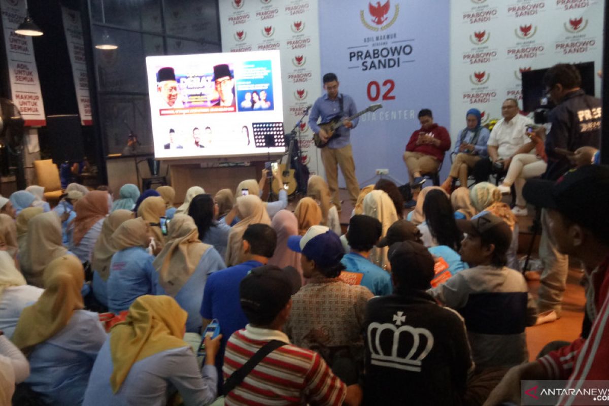 Nobar di kediaman Prabowo dipenuhi warga