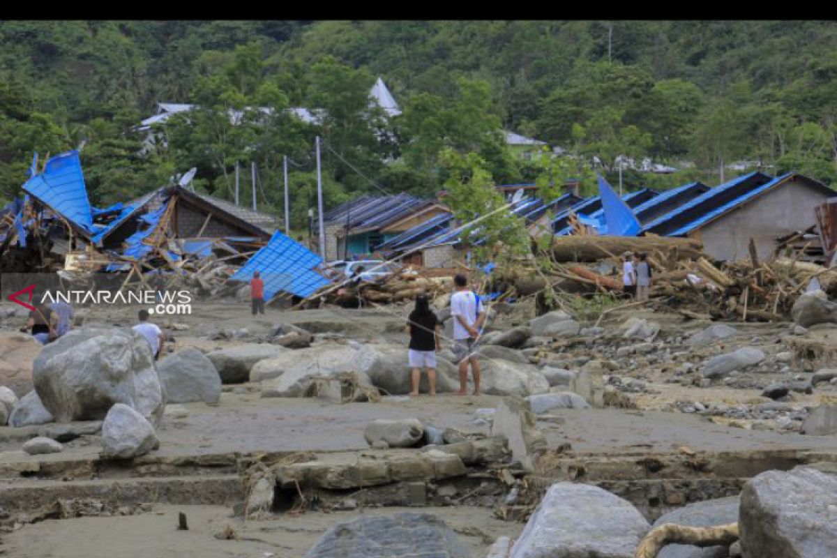 14 meninggal, 18 luka luka akibat banjir bandang di Sentani