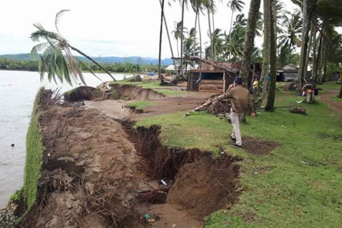 Cegah abrasi Muara Kandis-Sumbar, pusat bangun penahan ombak