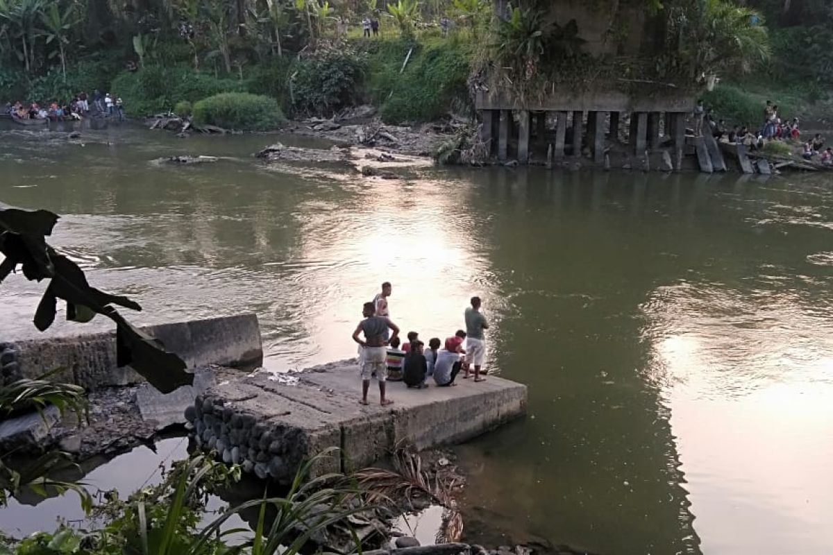 Tiga warga Langkat hanyut dibawa arus Sungai Bingei