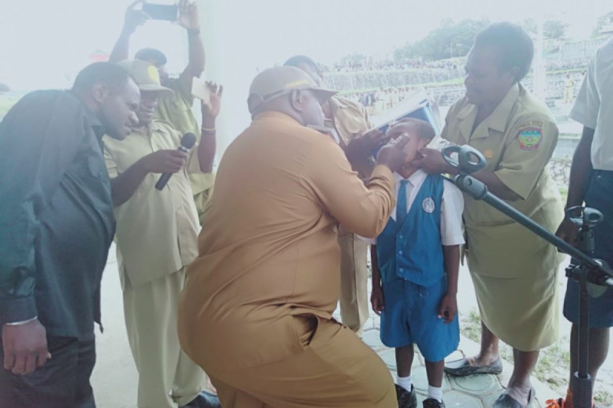 Bupati Deiyai buka pencanangan PIN Polio