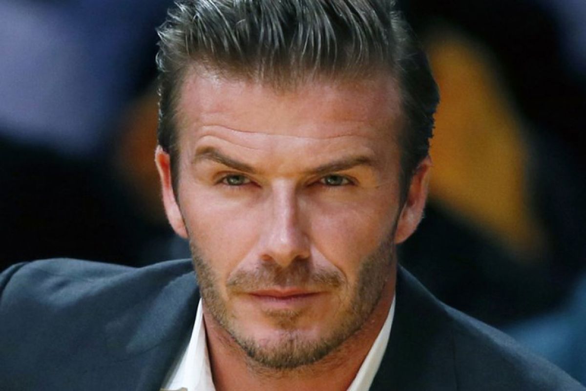 Melawan virus corona, David Beckham pimpin penghormatan FIFA bagi pekerja medis