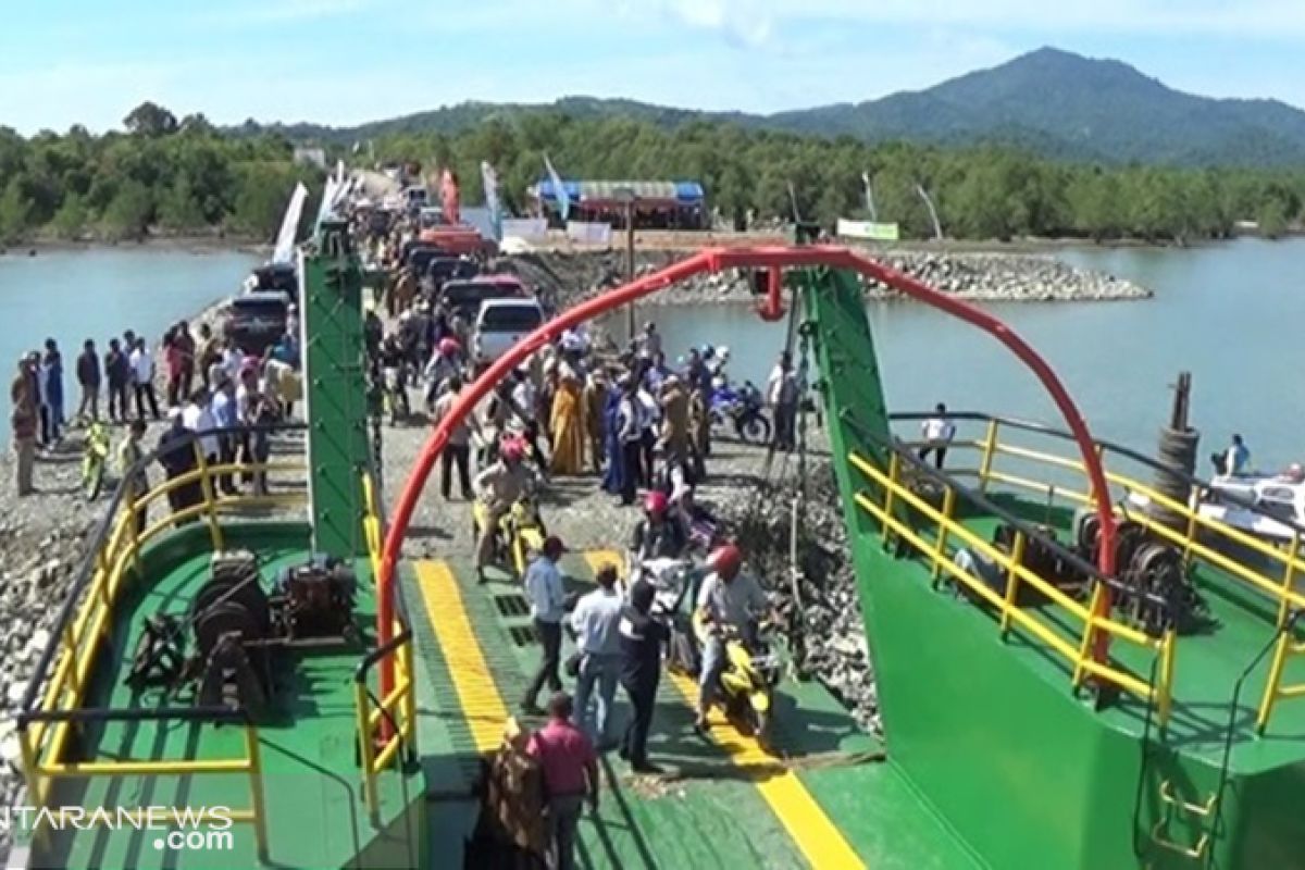 Bupati Kotabaru buka pelayaran Pulau Laut-Pulau Kalimantan