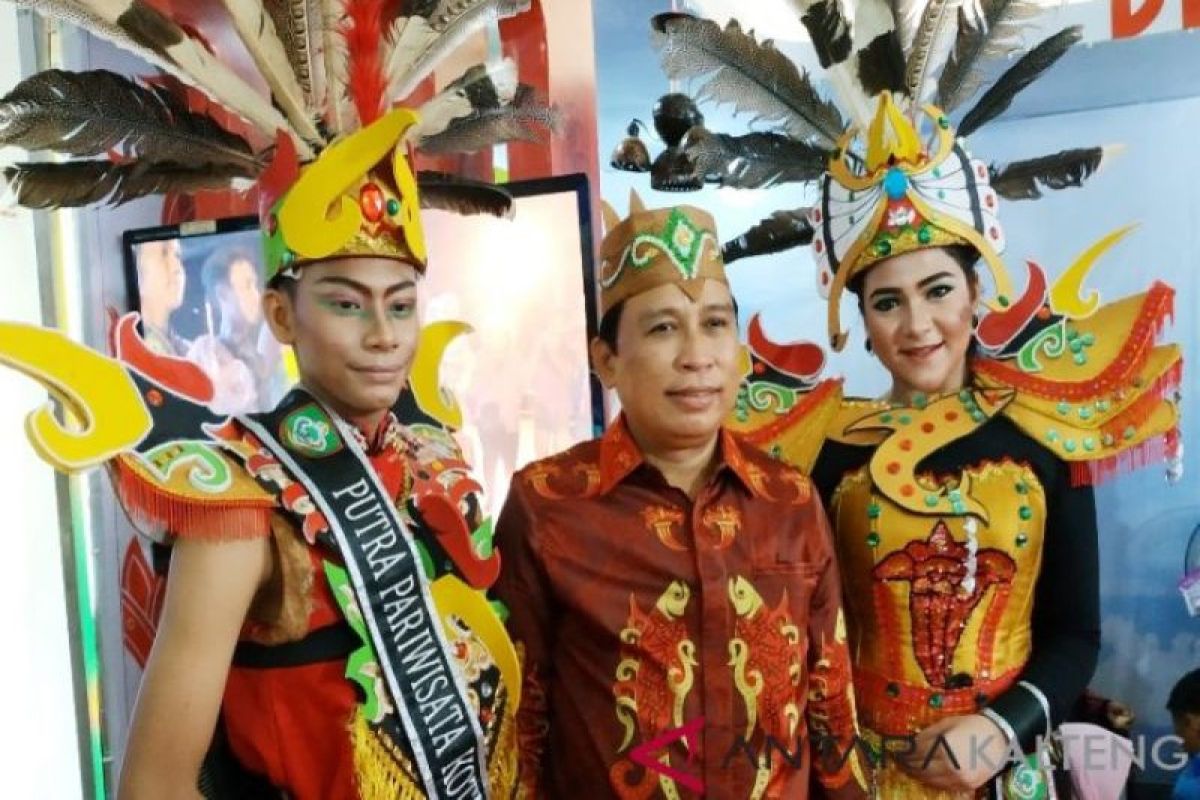 Kostum Dayak pedalaman Kotim bakal tampil di Jember Fashion Carnaval