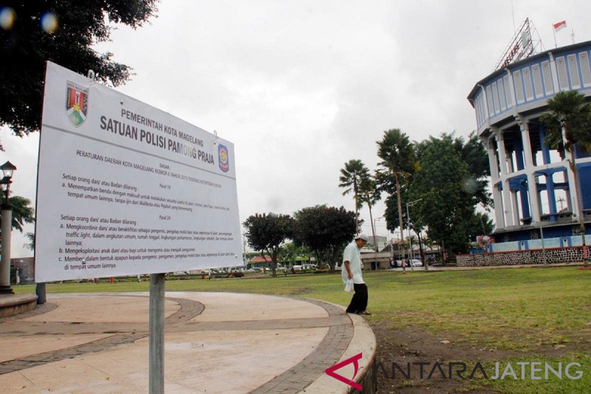 Satpol PP larang usaha jasa mainan di Alun-Alun Magelang