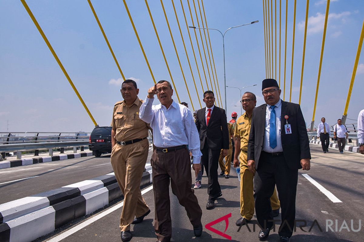 Gubernur Riau ingatkan agar  Jembatan Siak IV tidak jadi lokasi pacaran