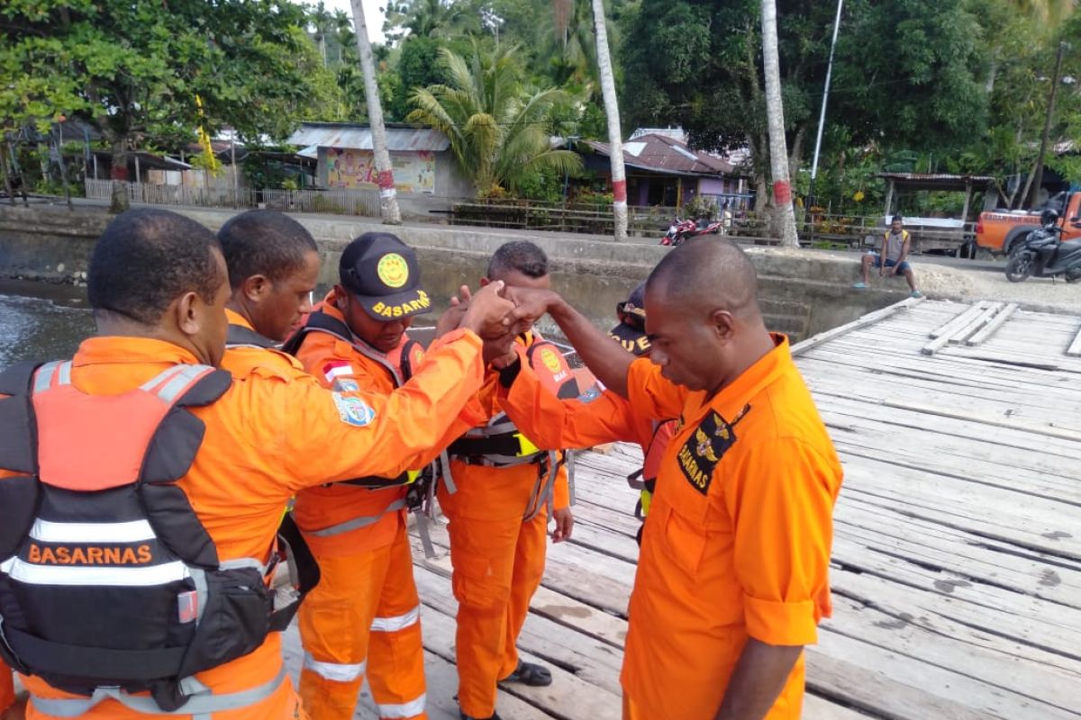 Pos SAR Serui masih cari KM Sarirah yang hilang