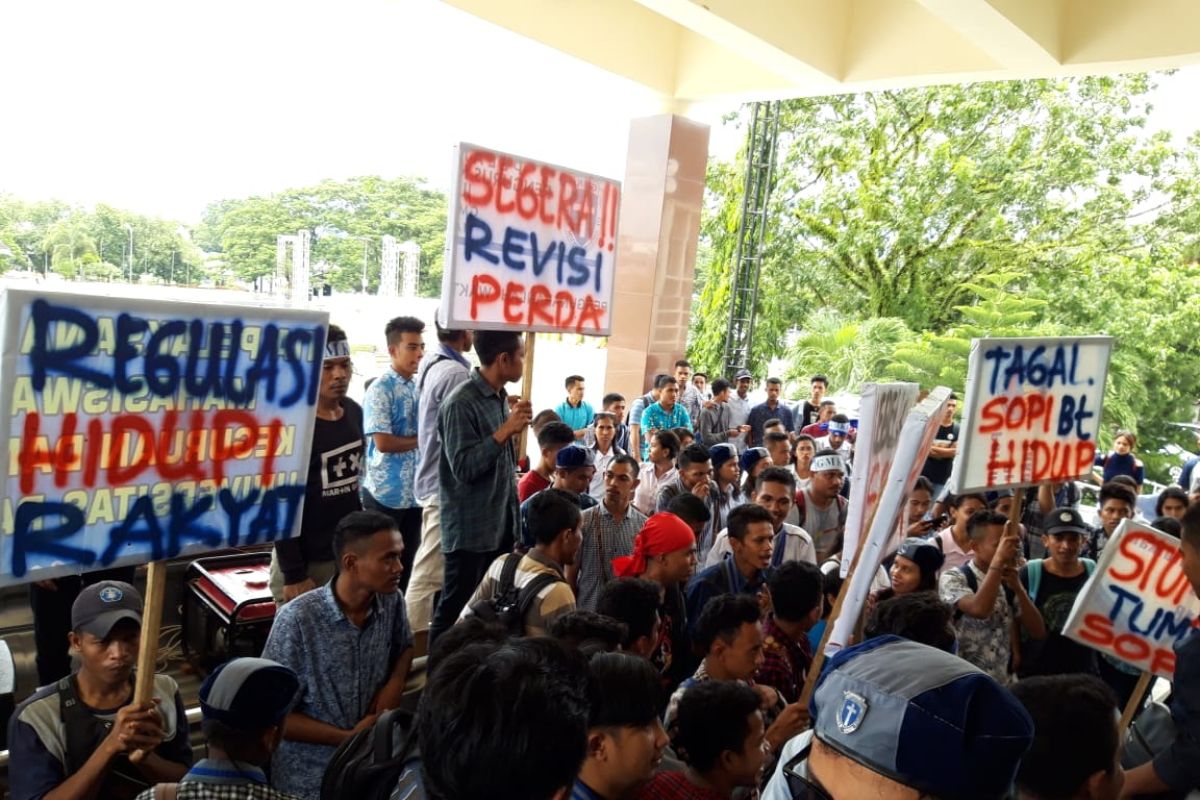 Polisi bubarkan demonstrasi GMKI cabang Ambon