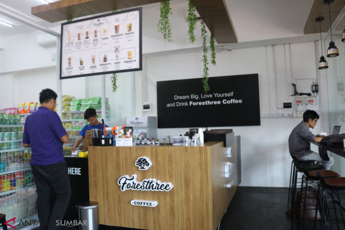 Hadir di Padang, Kedai kopi Foresthree tawarkan kopi durian