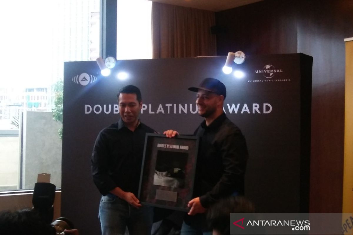Album Maher Zain raih double platinum di Indonesia