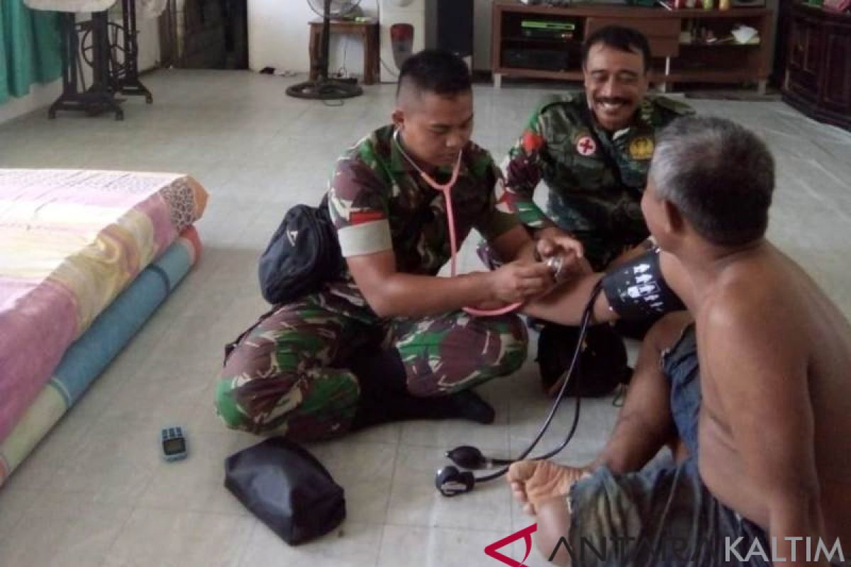 Tim Kesehatan Kodim Penajam Berikan Layanan Kesehatan