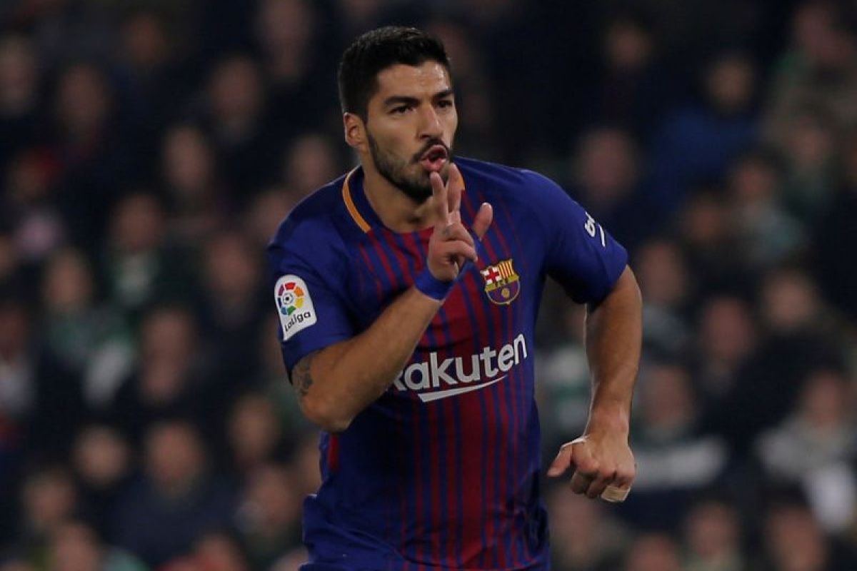 Luis Suarez siap turun lawan MU