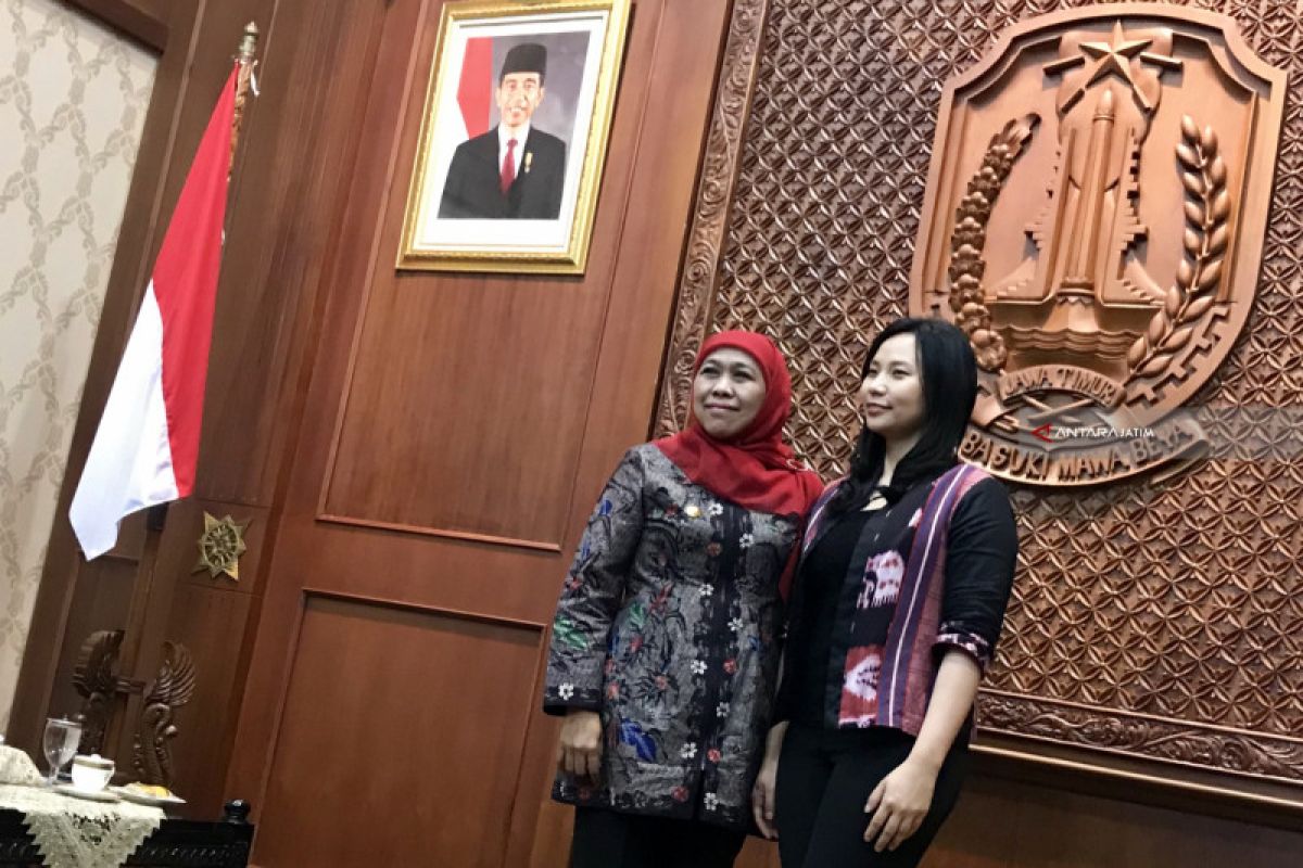 Livi Zheng ajak Khofifah saksikan 