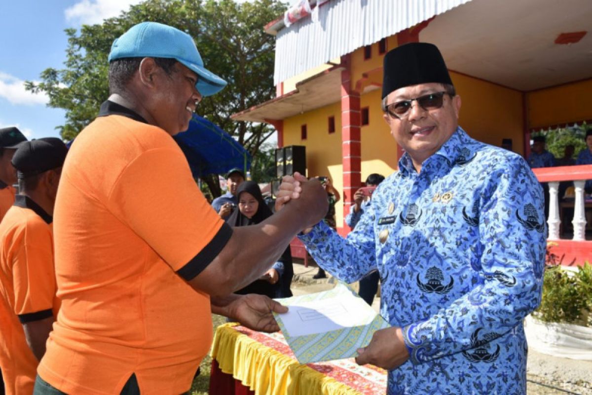 Bupati Poso kunjungi desa perbatasan Sulteng-Sulsel, gelorakan semangat kebangsaan