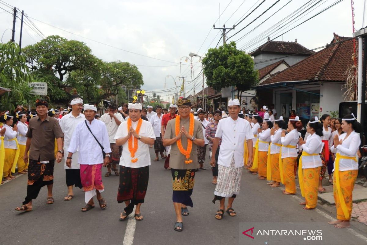 Badung serahkan dana hibah masyarakat desa adat