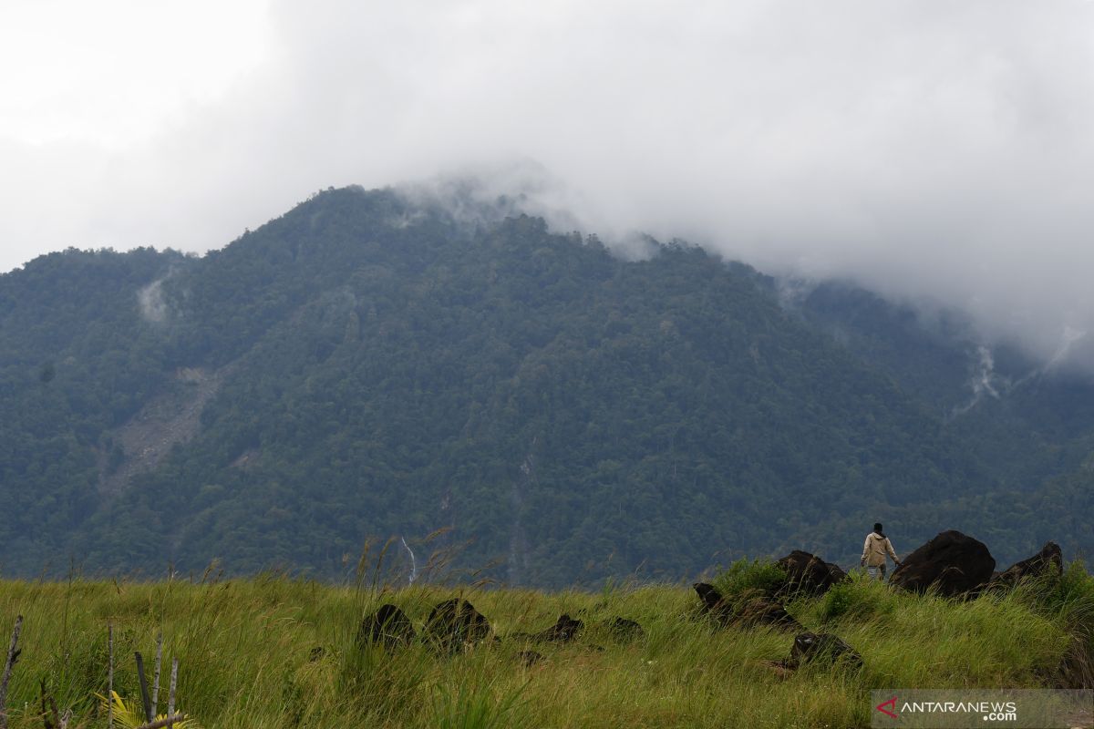 Bupati Wondama ajak warga jaga Gunung Wondiboi