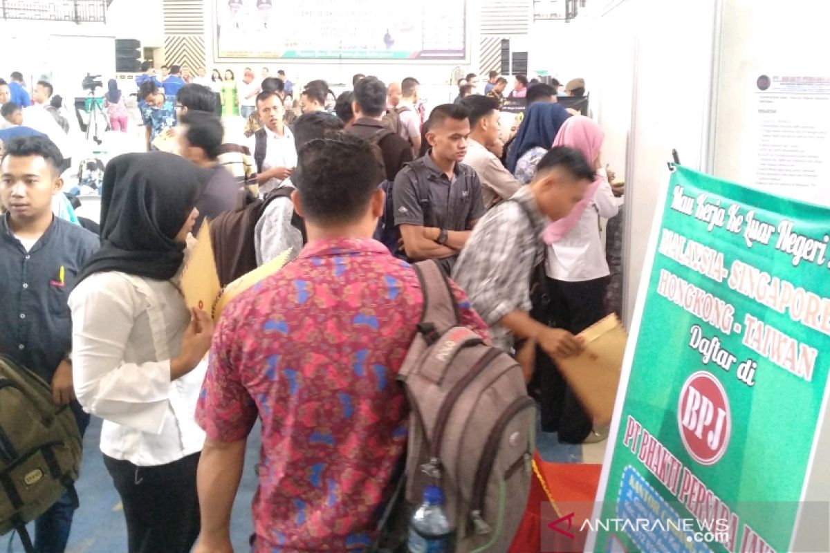 1.460 pencaker serbu Asahan Job Fair 2019