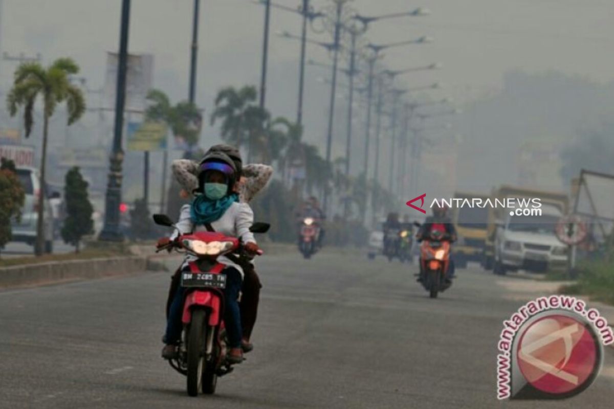 At least 1,136 residents of Pekanbaru have suffered from upper respiratory tract infection