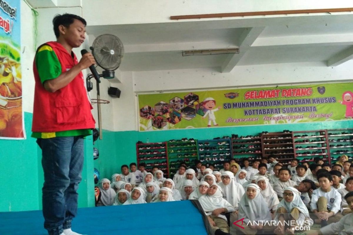 Siswa SD Muhammadiyah Kottabarat galang dana korban bencana