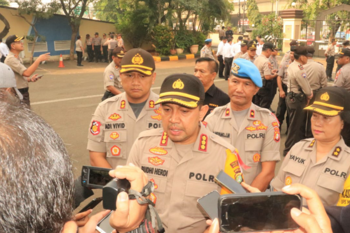 Polisi-BNNK amankan 12 orang dalam operasi di Tanjung Priok