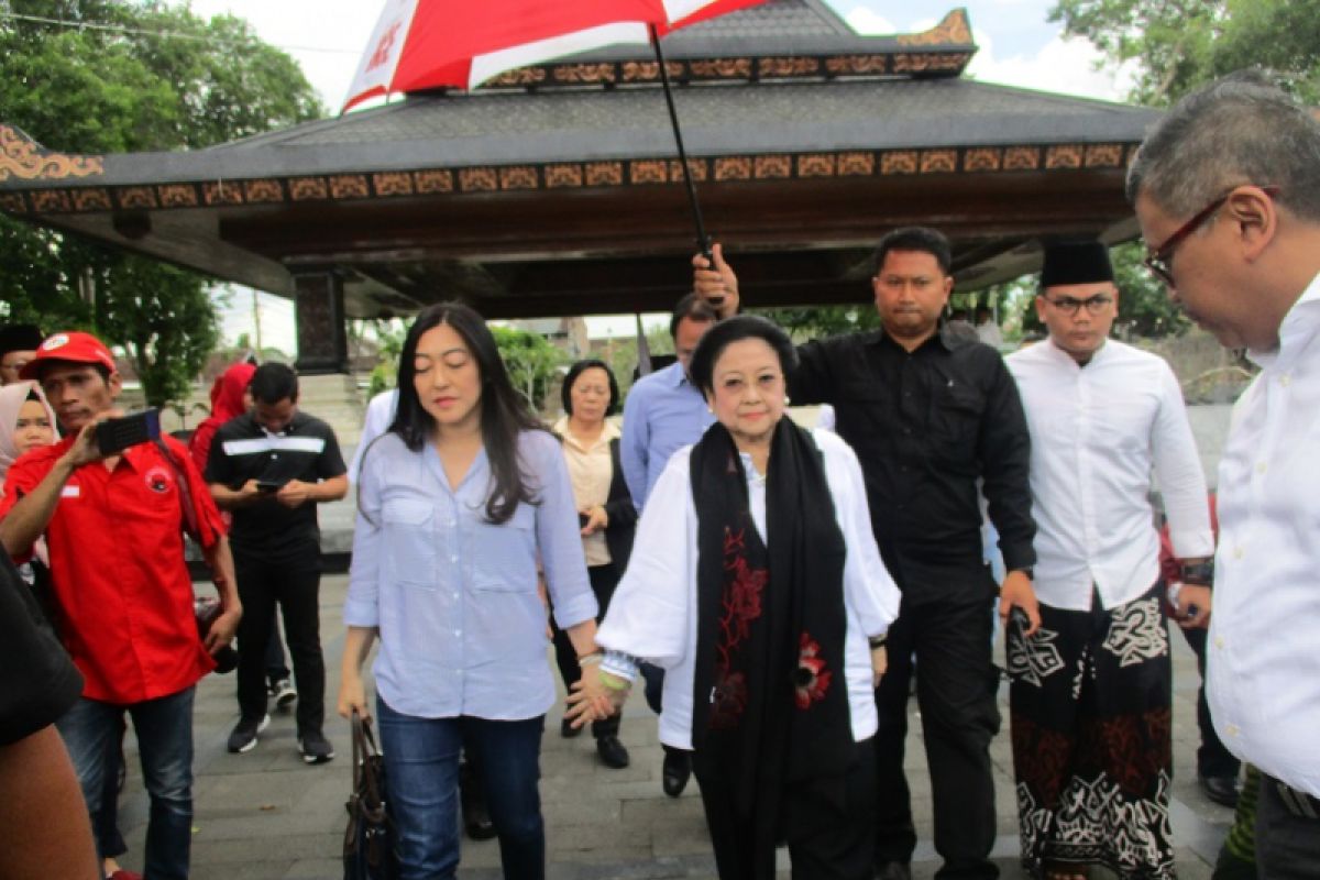 Megawati ziarah ke makam Bung Karno