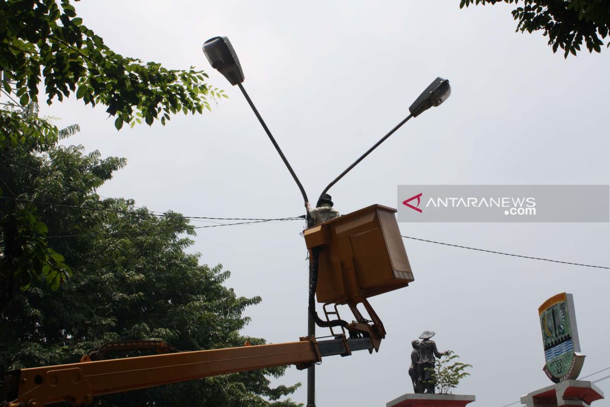 Seribu Lampu PJU Tenaga Surya dipasang di Kabupaten Bogor