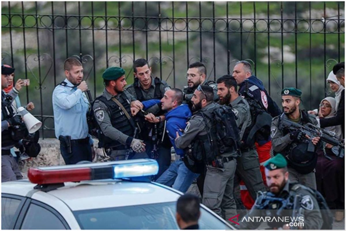 Puluhan tahanan Palestina cedera dalam serangan di penjara Naqab