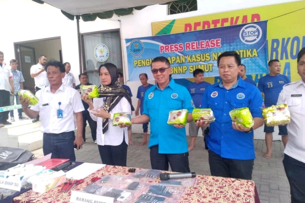 North Sumatra police foil trafficking of 8 kg crystal methamphetamine