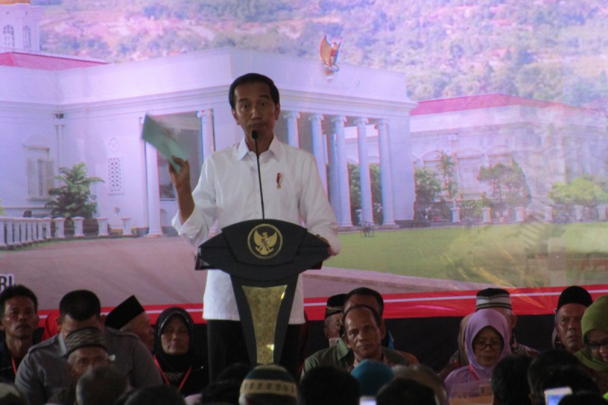 Presiden Jokowi bagi 5.000 sertifikat tanah di Bogor