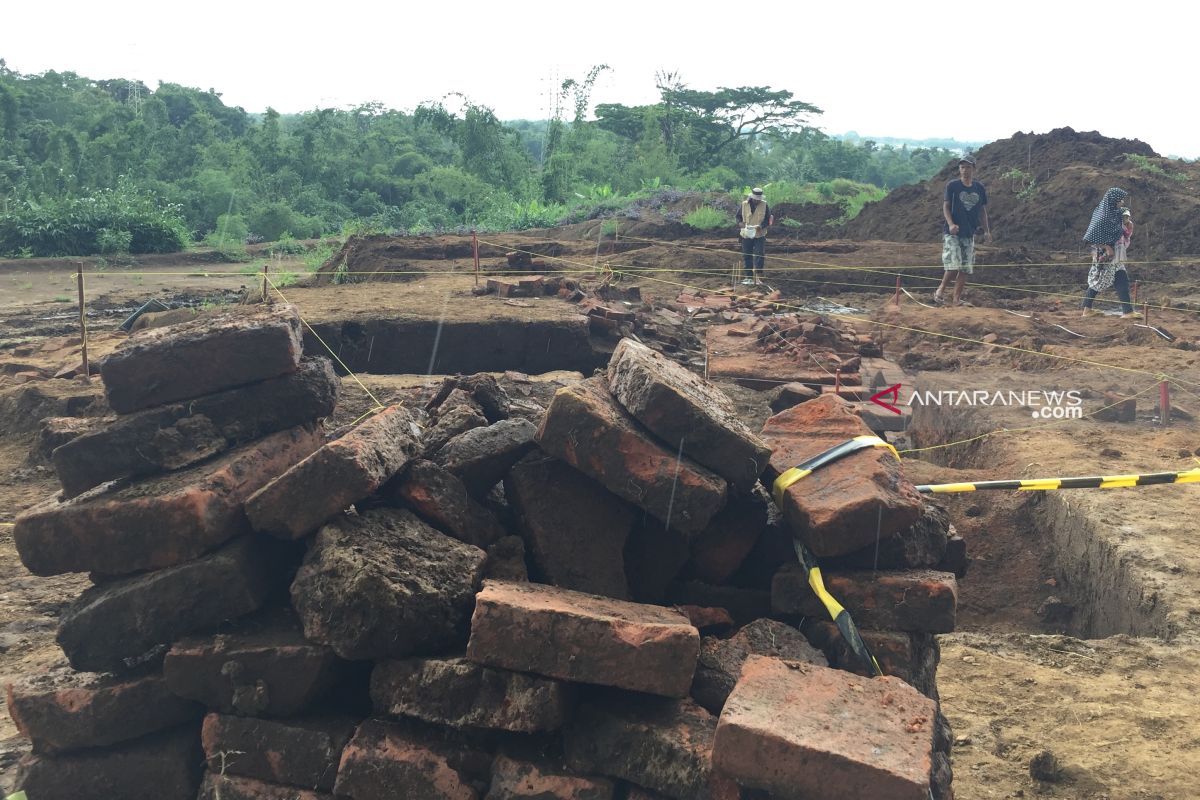 BPCB Trowulan temukan dinding pembatas di Situs Sekaran