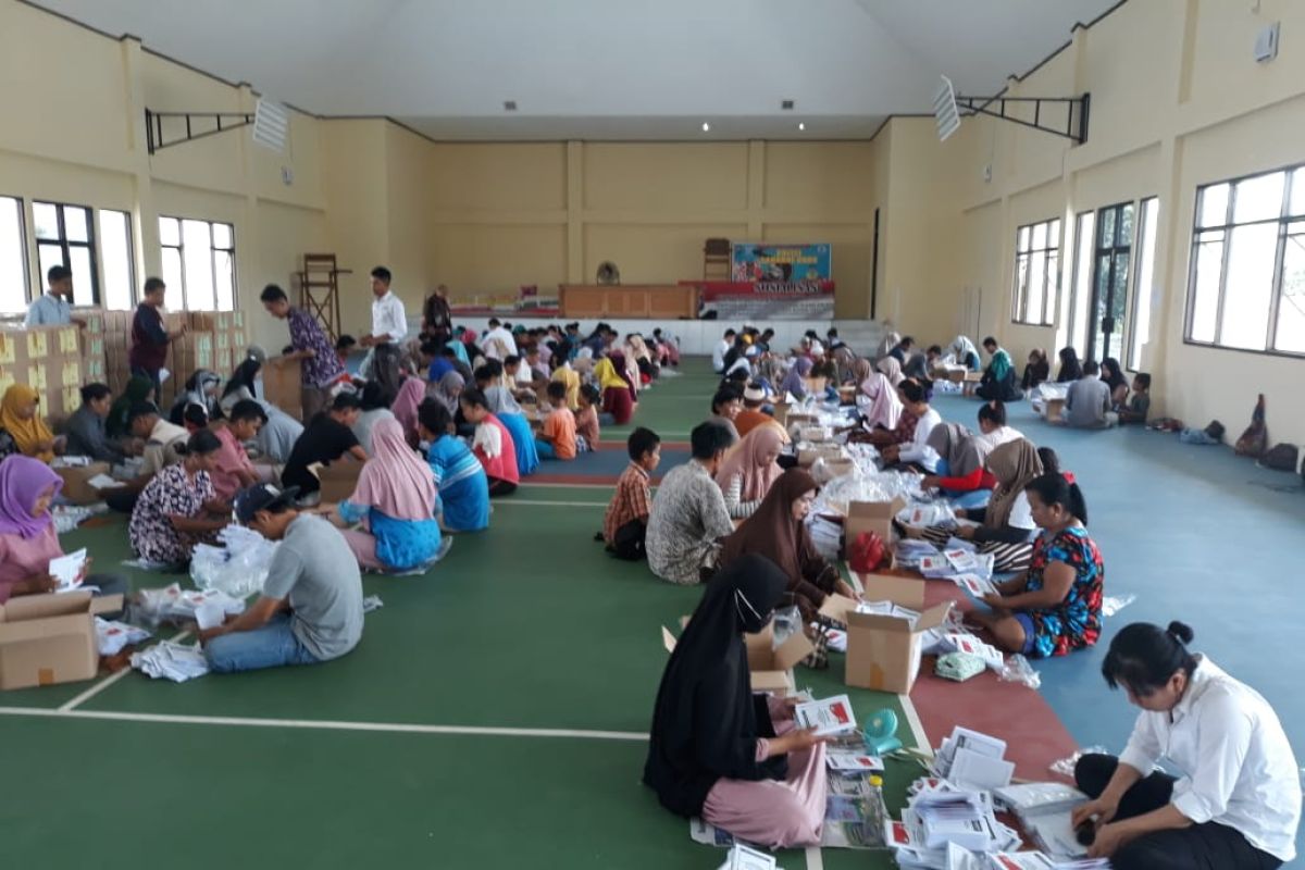 KPU Tanbu libatkan 120 orang lipat surat suara
