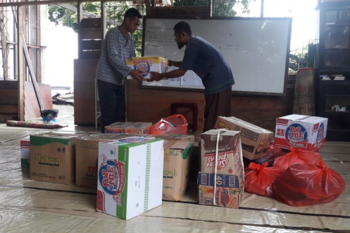 Pengurus Masjid Jami Al Fatah Abepantai galang bantuan untuk korban banjir