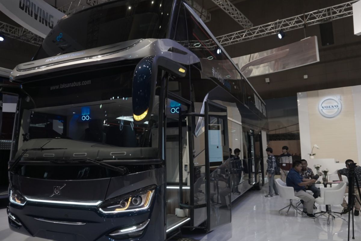 Volvo rilis bus B11R-B8R untuk segmen komersial