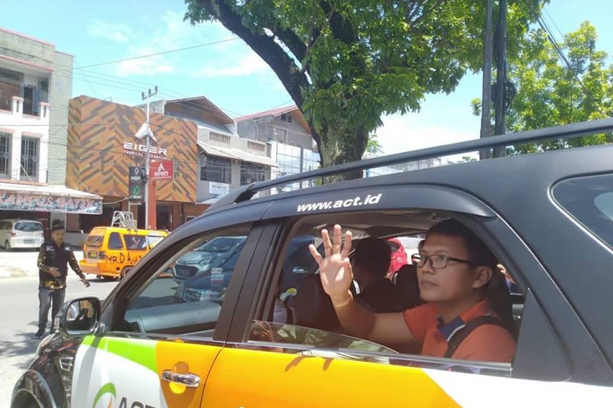 Wako Padang dan ACT Sumbar lepas keberangkatan keluarga Zulfirman ke Selandia Baru