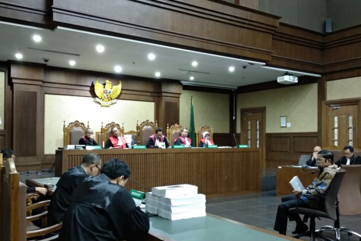Jaksa KPK tuntut Idrus Marham 5 tahun penjara