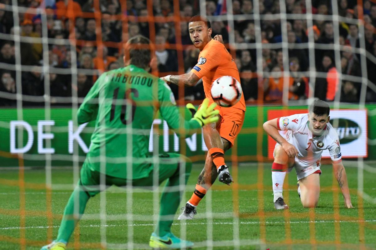 Dwigol Depay bawa Belanda menang mudah atas Belarus