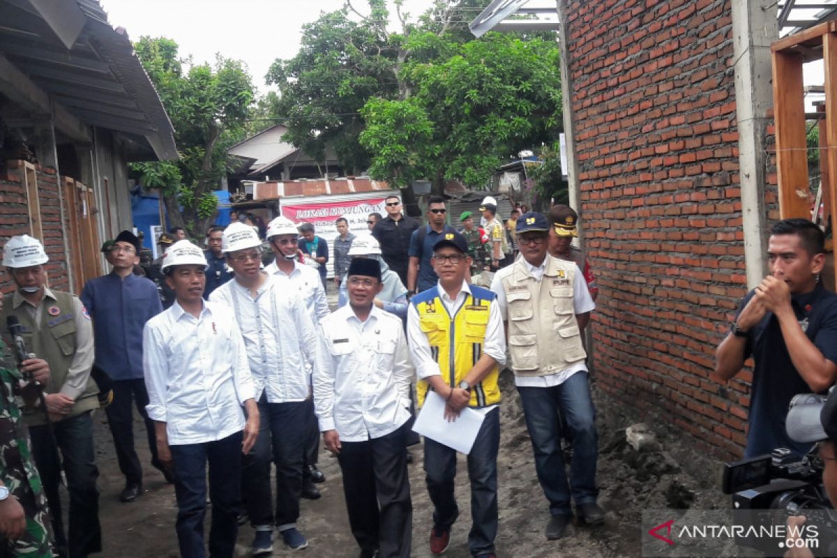 Presiden Jokowi Lihat Langsung Rumah Tahan gempa