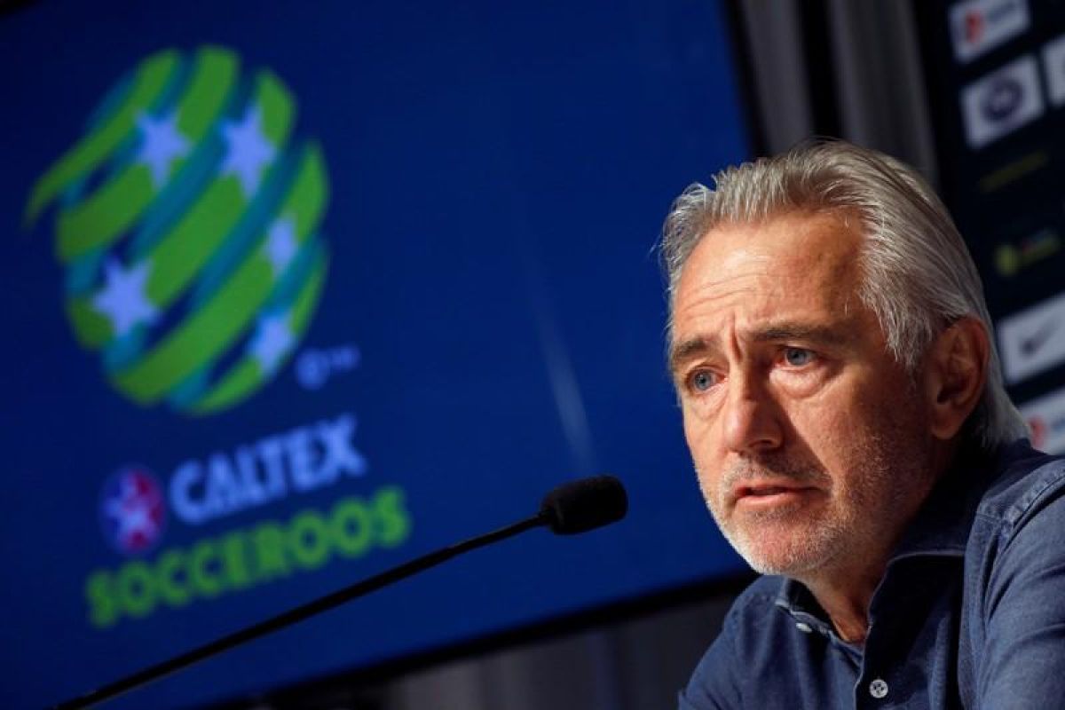 Meloloskan UEA ke Piala Dunia 2022, target tunggal Bert Van Marwijk