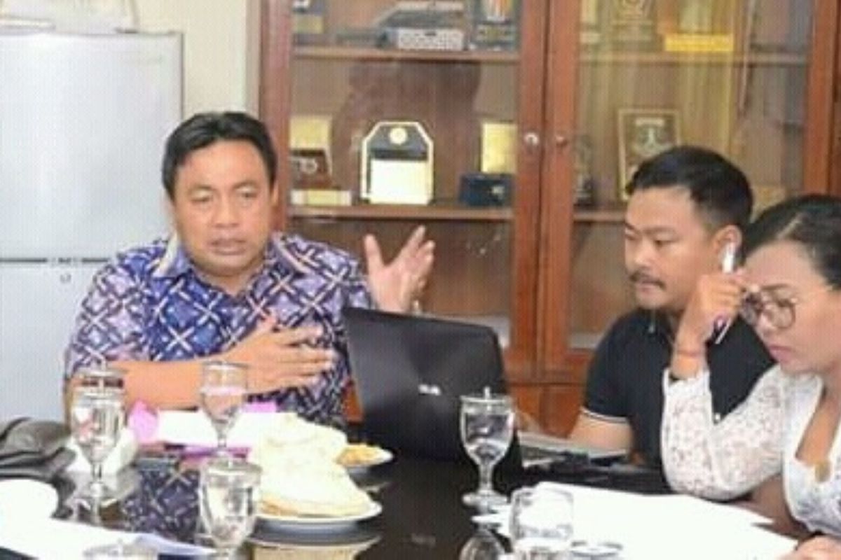 DPRD Bali bahas Ranperda Desa Adat dan menerima masukan masyarakat