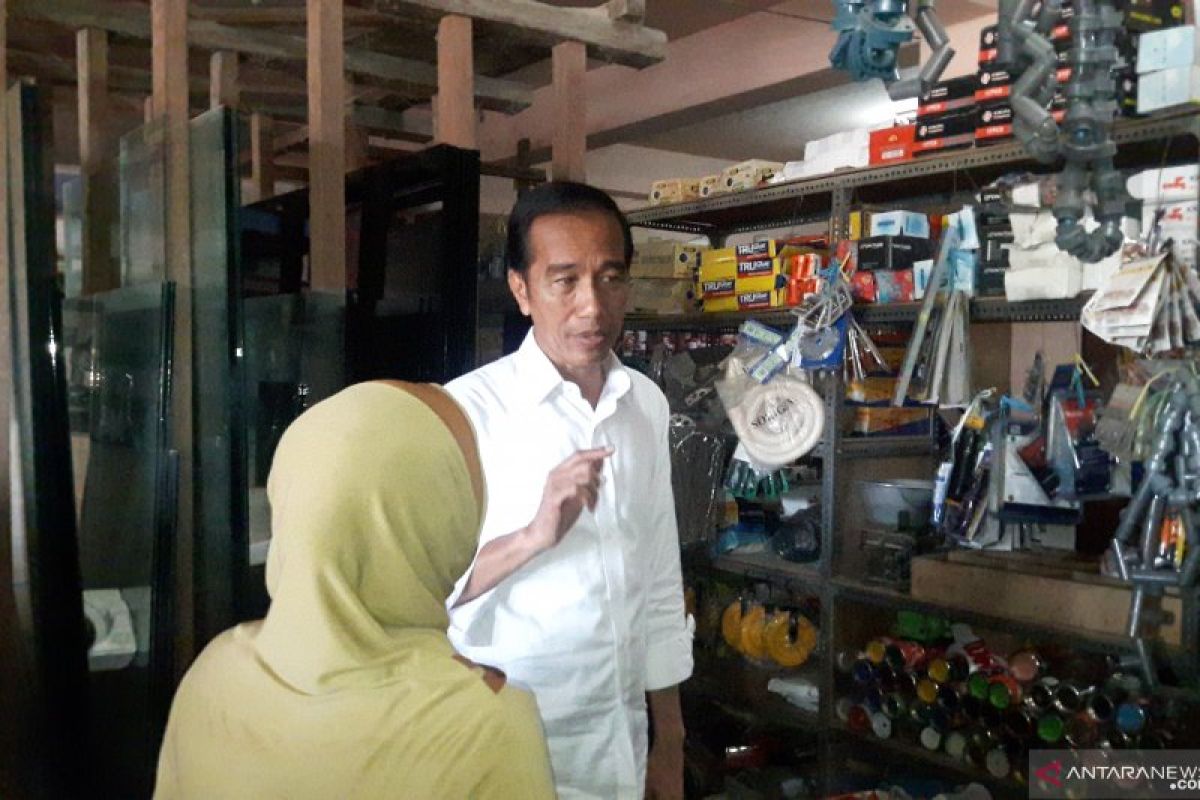 Kunjungi Lombok, Presiden Jokowi cek persediaan bahan bangunan