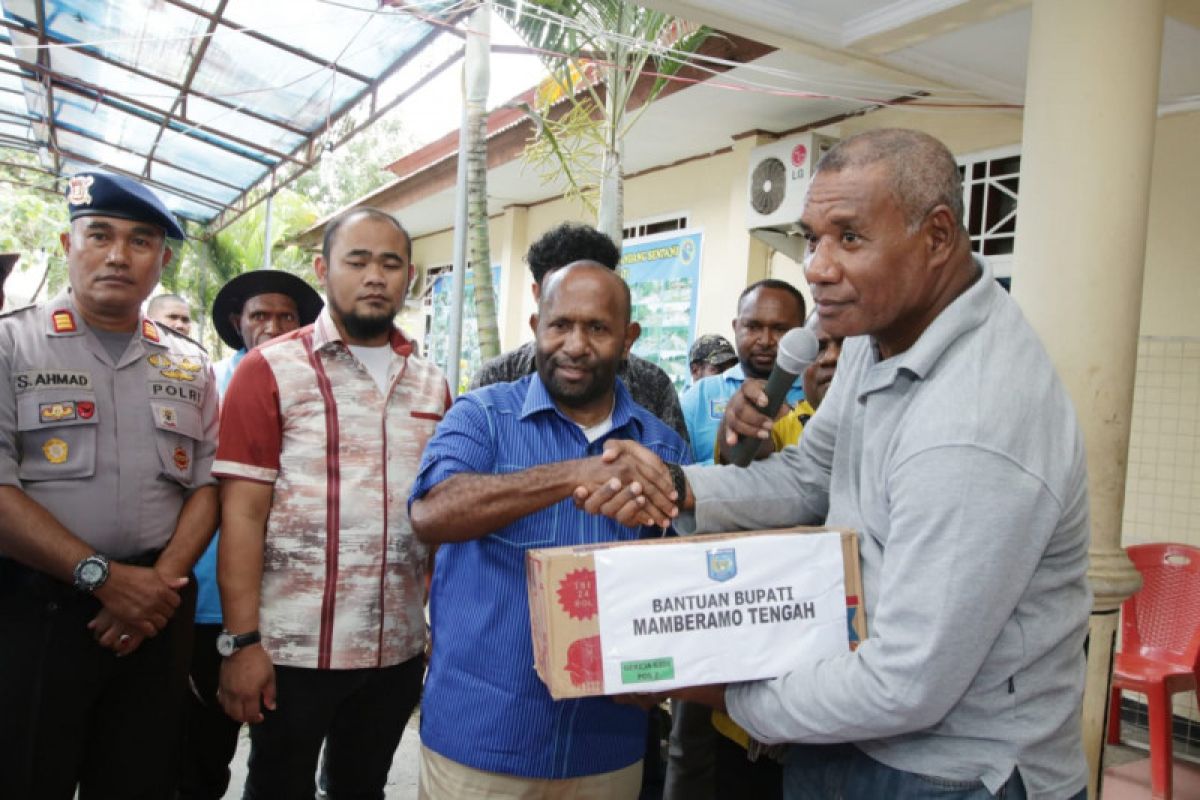 Bantuan bagi korban banjir Sentani terus mengalir