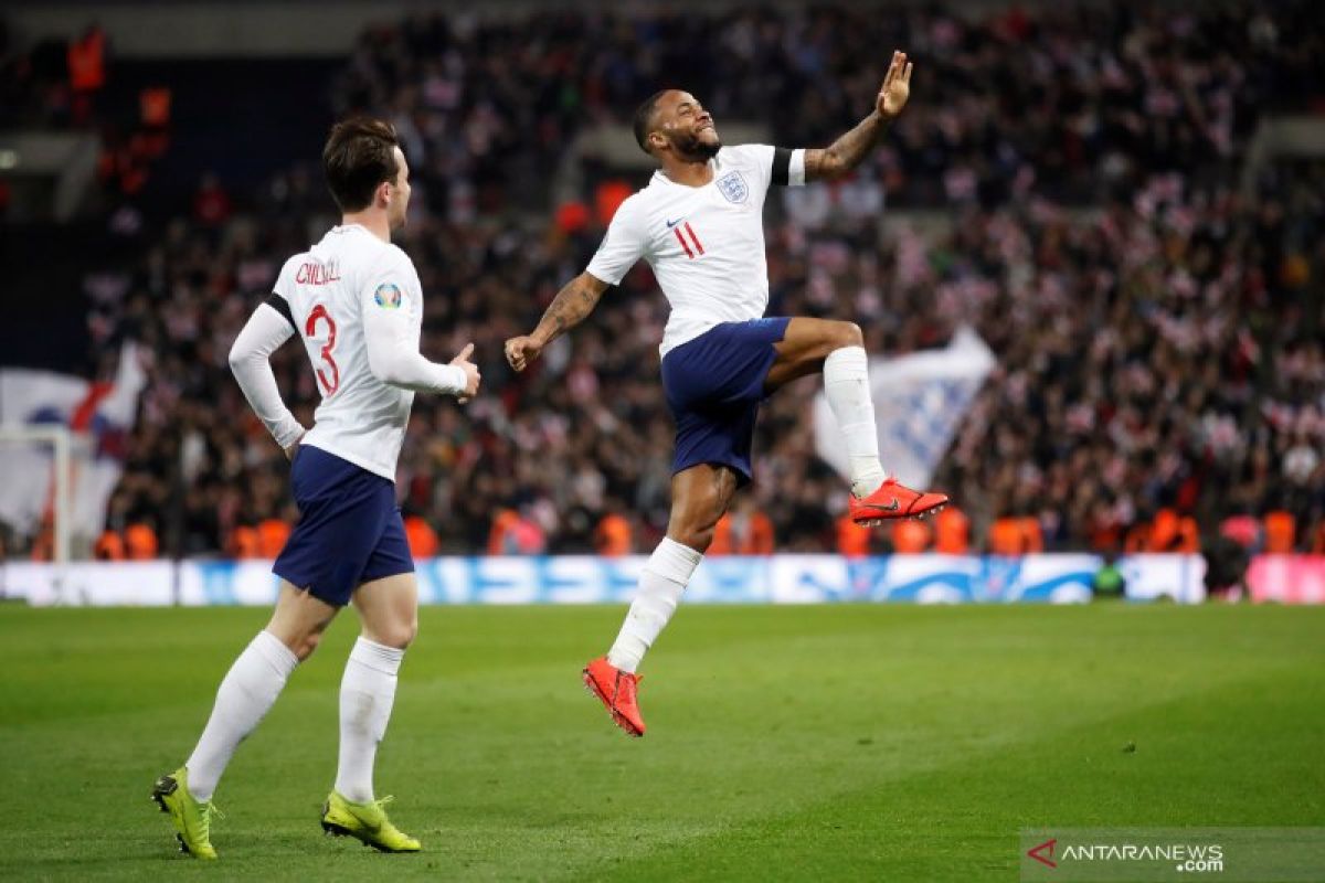 Inggris Cukur Ceko 5-0, Sterling Hattrick