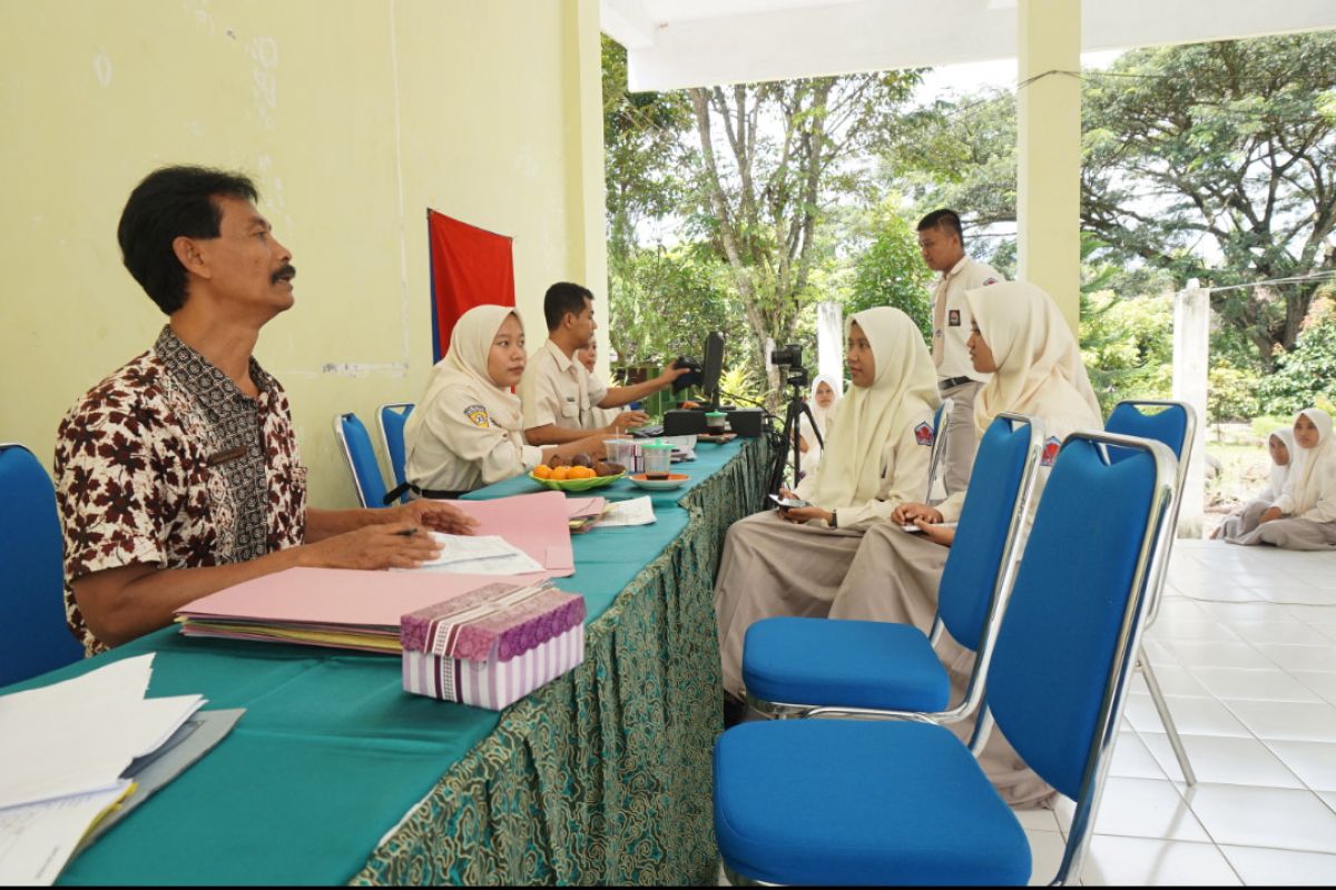 Dispendukcapil Trenggalek permudah pengurusan KTP-e pemilih pemula