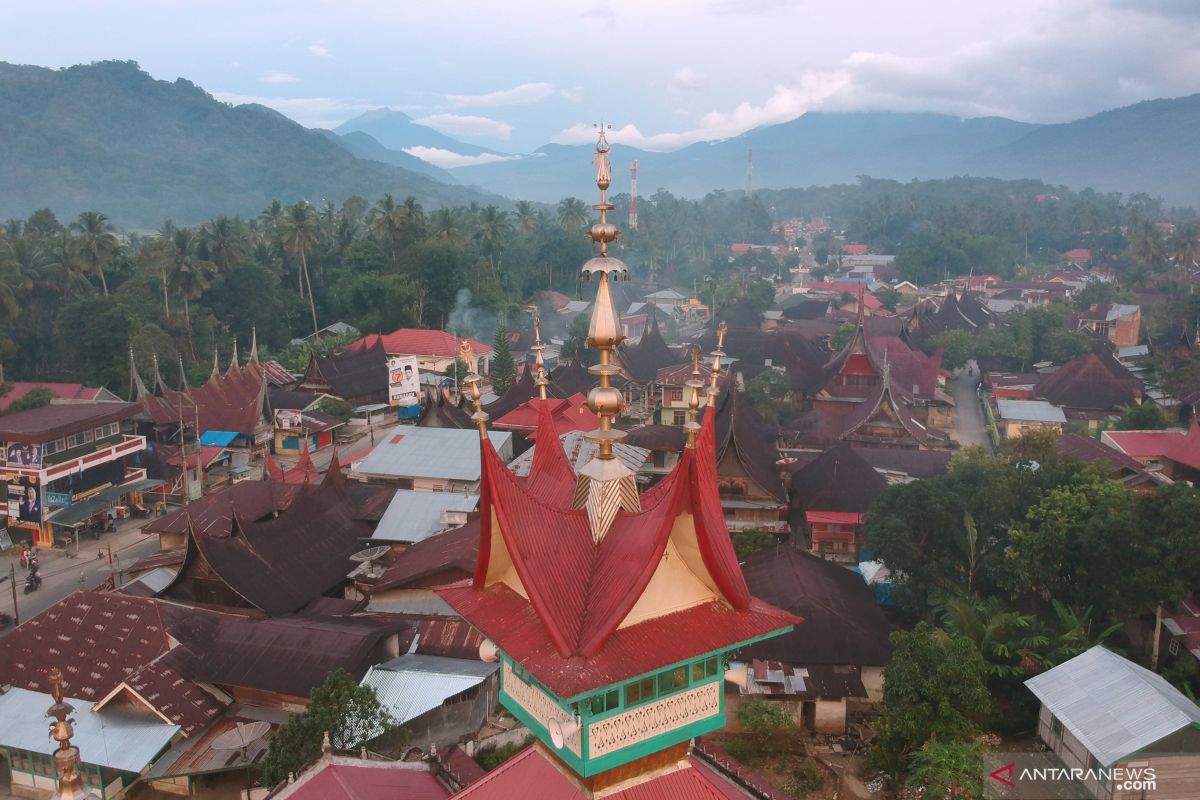 Solok Selatan siapkan miniatur rumah gadang cenderamata TdS