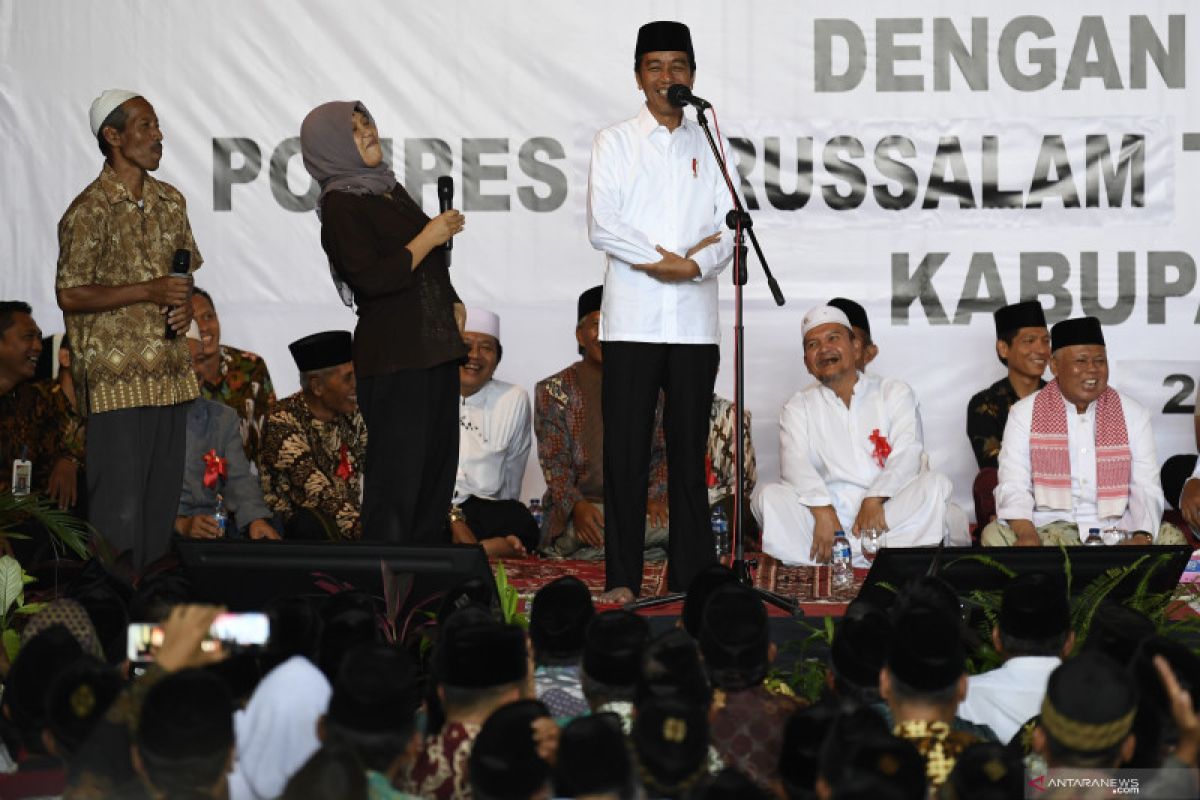 Jokowi ajak ulama luruskan berita hoaks