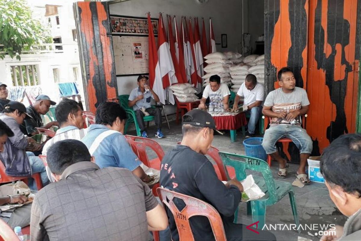 PP Labura santuni abang becak dan anak yatim