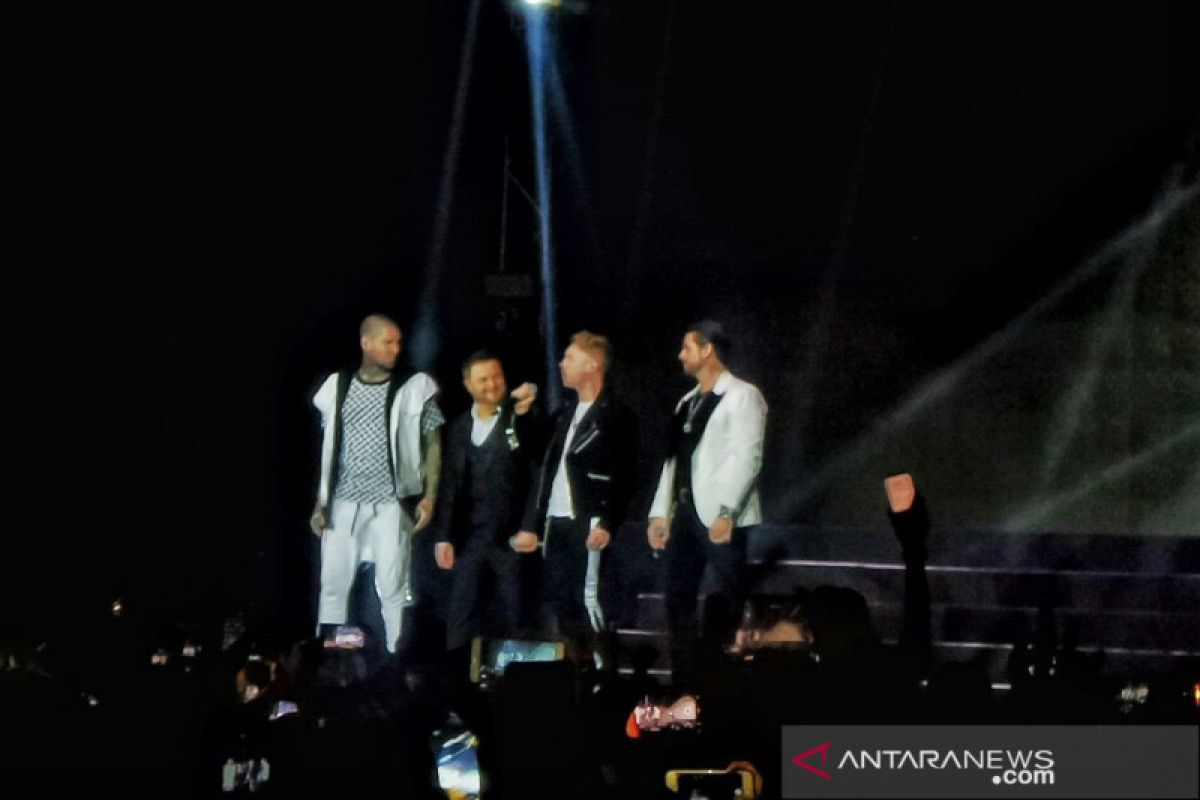 Konser "Farewell Tour 2019", Boyzone kenang mendiang Stephen Gately