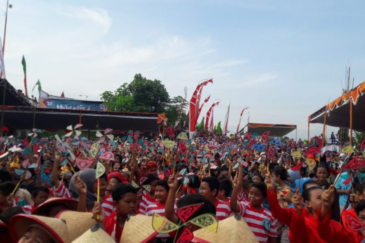 Ribuan siswa Mojokerto dolanan tradisional di 