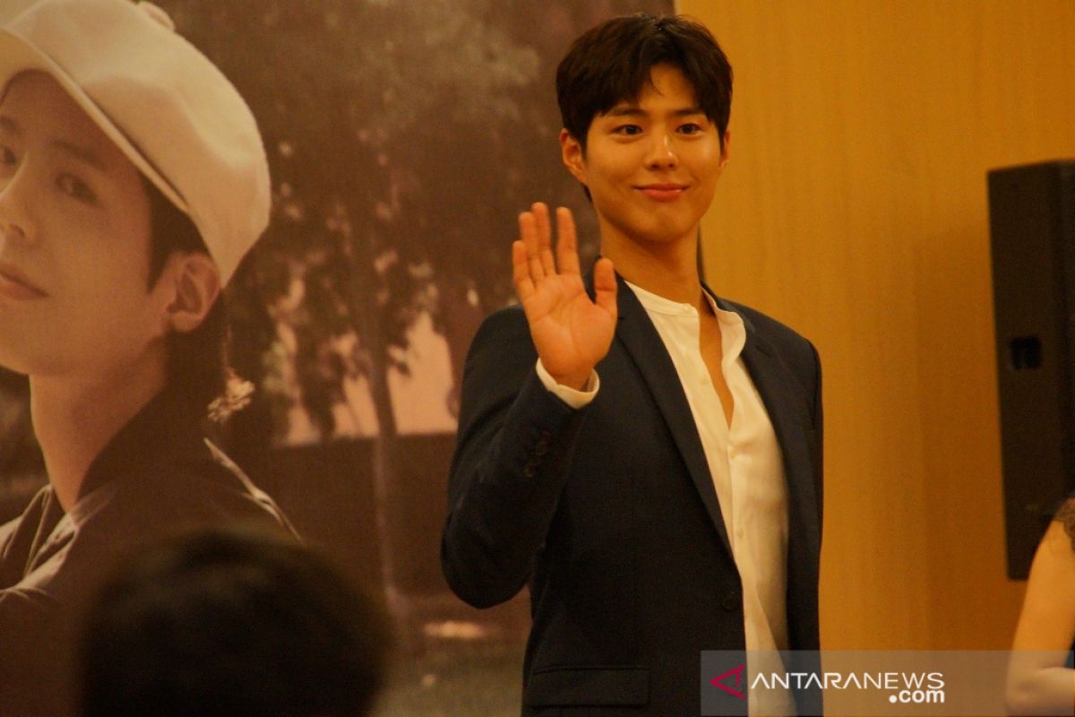 Park Bo-gum daftar angkatan laut